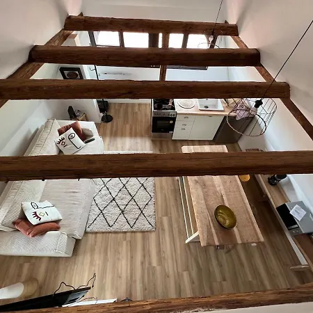 Sous Un Toit De Appartamento